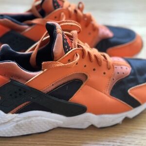 Nike Air Huarache “Halloween” Sz 8